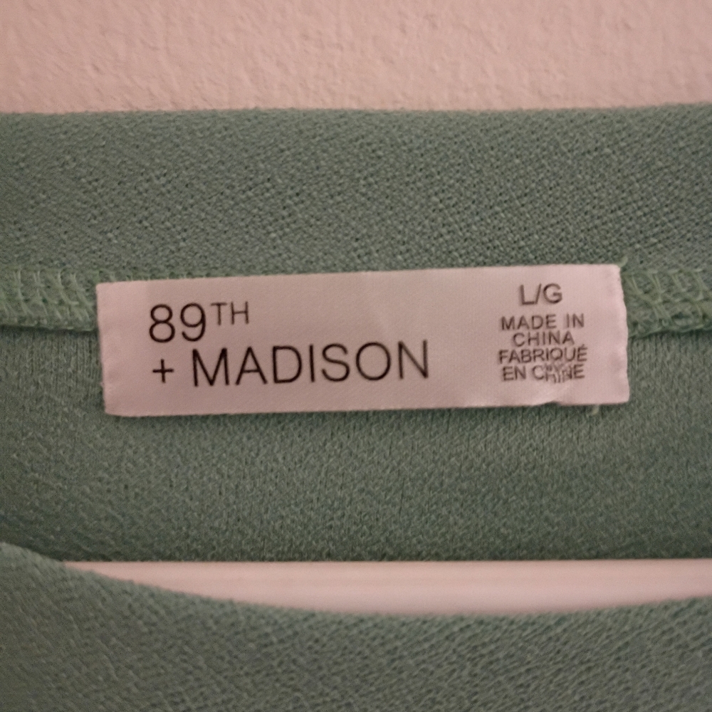 89th & MADISON Hi-Low Top - Picture 4 of 6